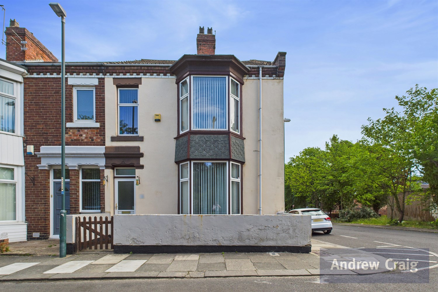 3 bed end of terrace house for sale