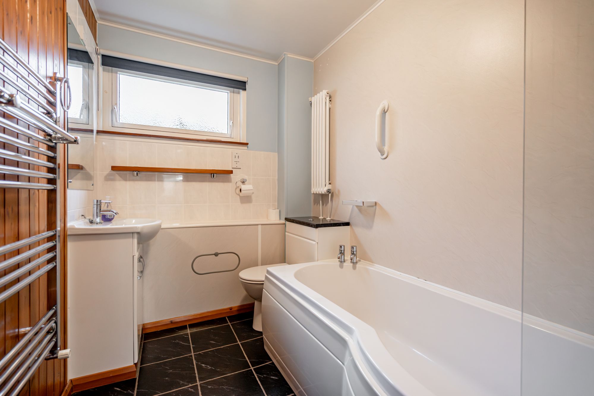 3 bed detached bungalow for sale in Livingstone Avenue, Callander, FK17  - Property Image 3