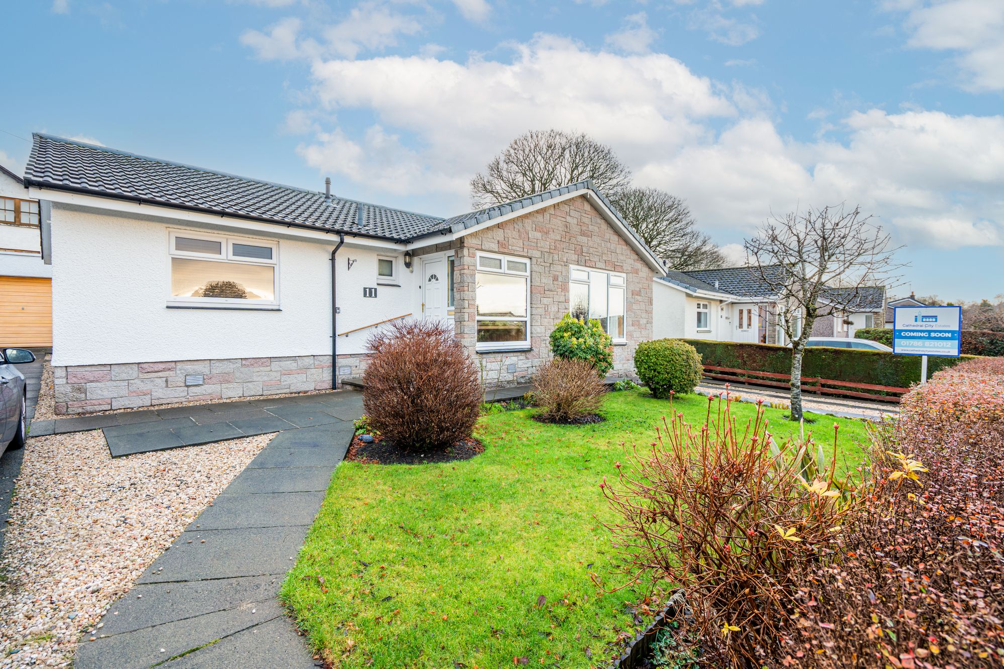 3 bed detached bungalow for sale in Livingstone Avenue, Callander, FK17  - Property Image 1