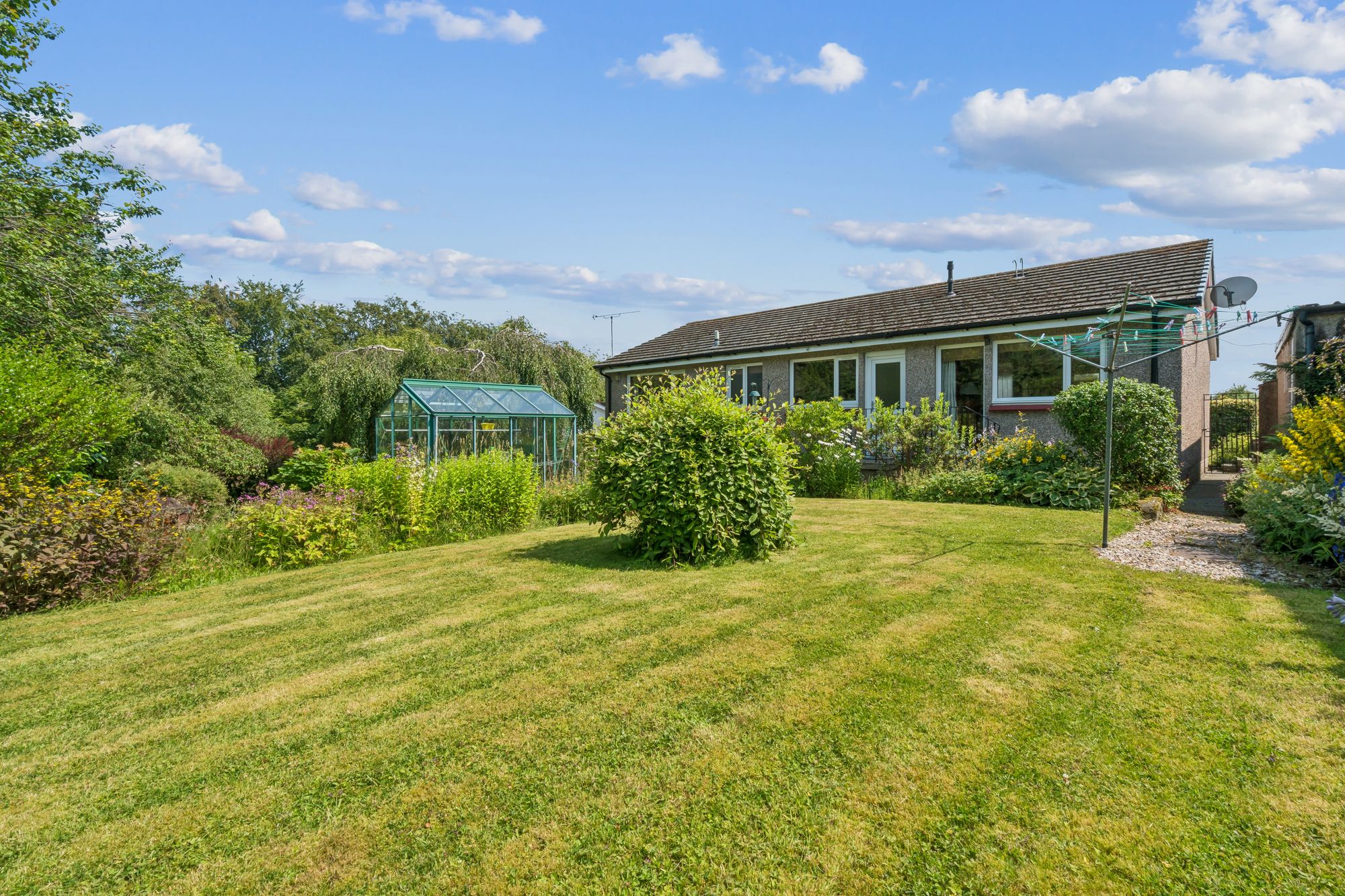 2 bed detached bungalow for sale in Beech Court, Doune, FK16  - Property Image 14