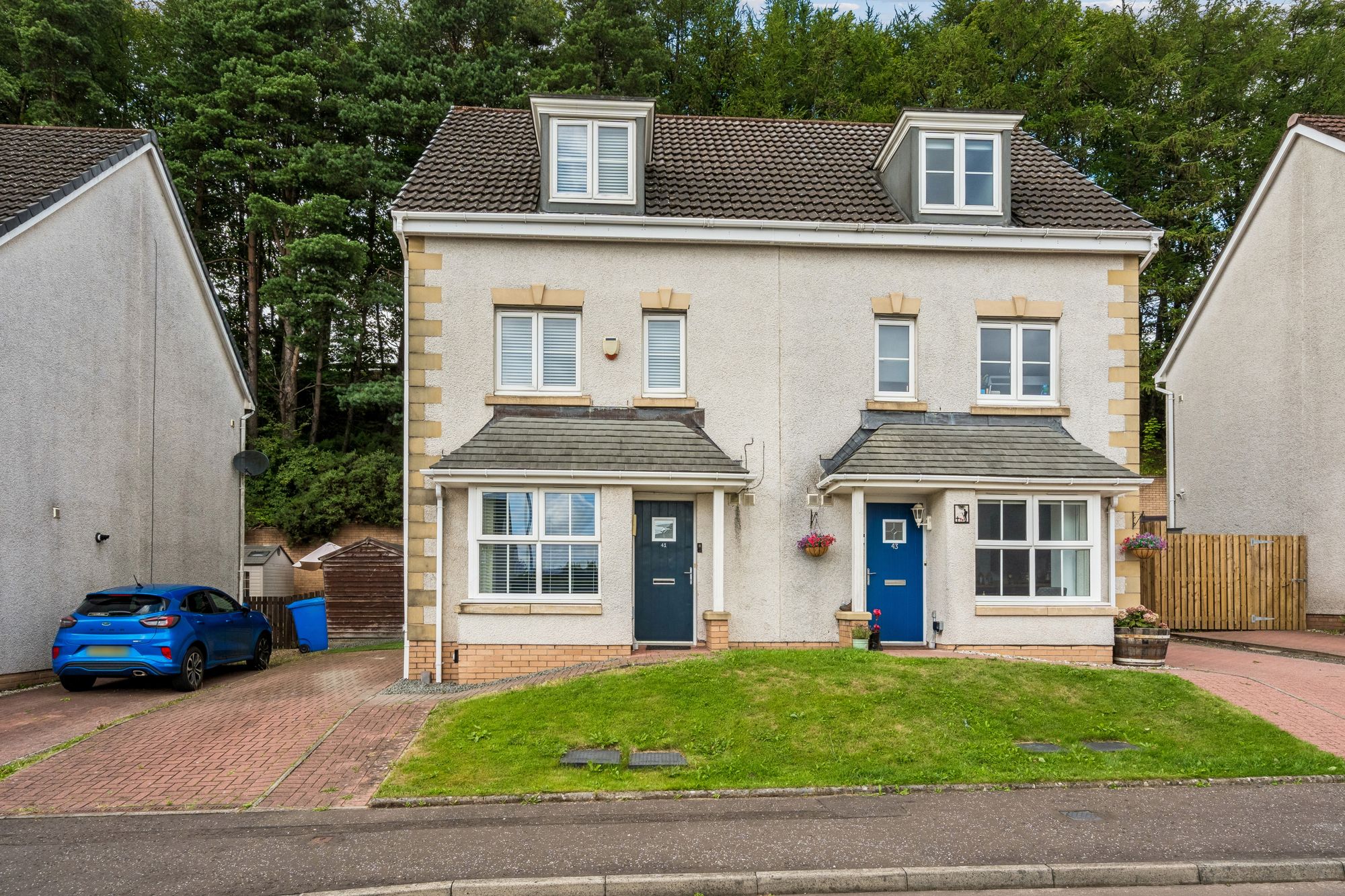 4 bed semi-detached house for sale in Singers Place, Dennyloanhead, FK4