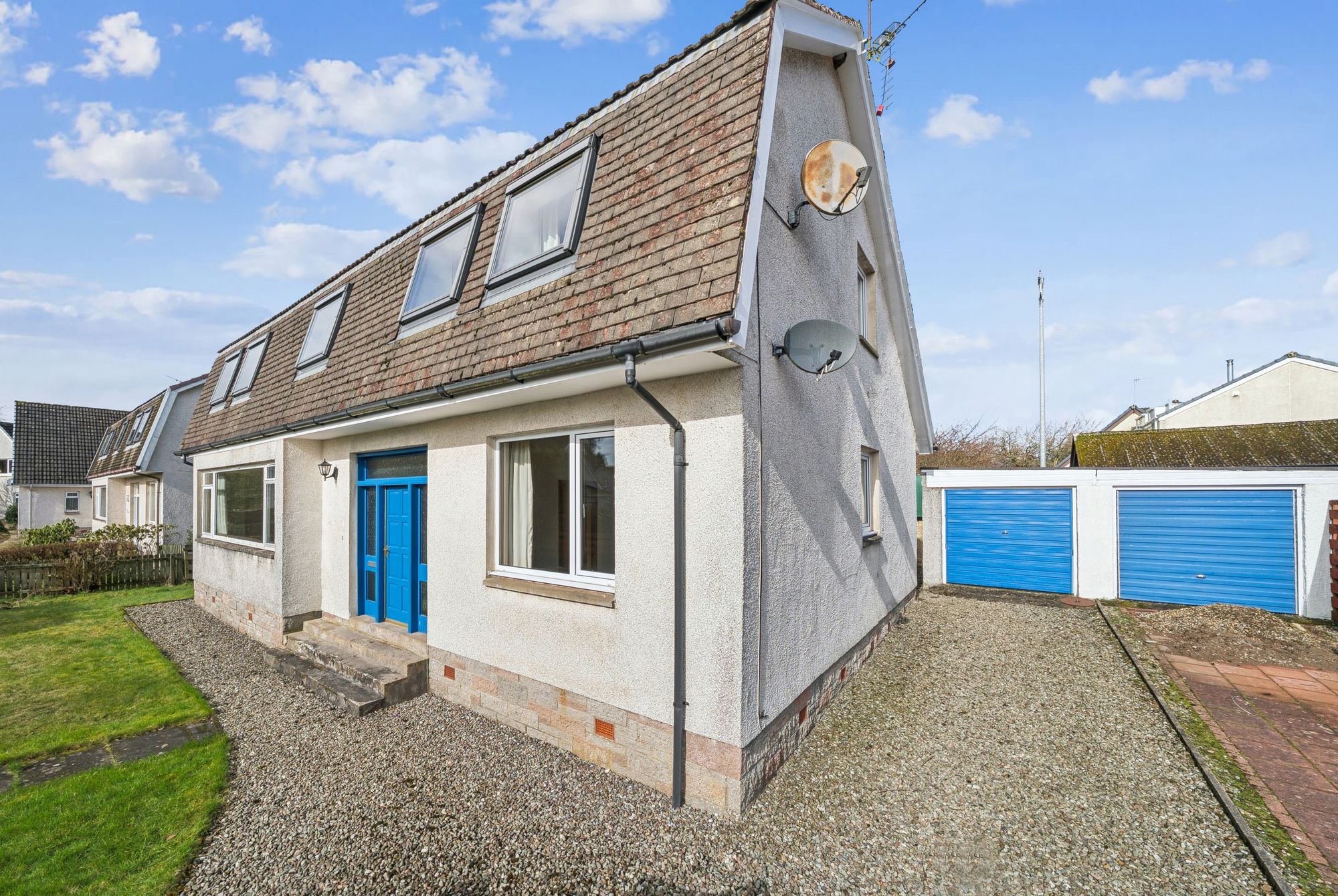 5 bed detached house for sale in Greenhaugh Court, Braco, FK15 17