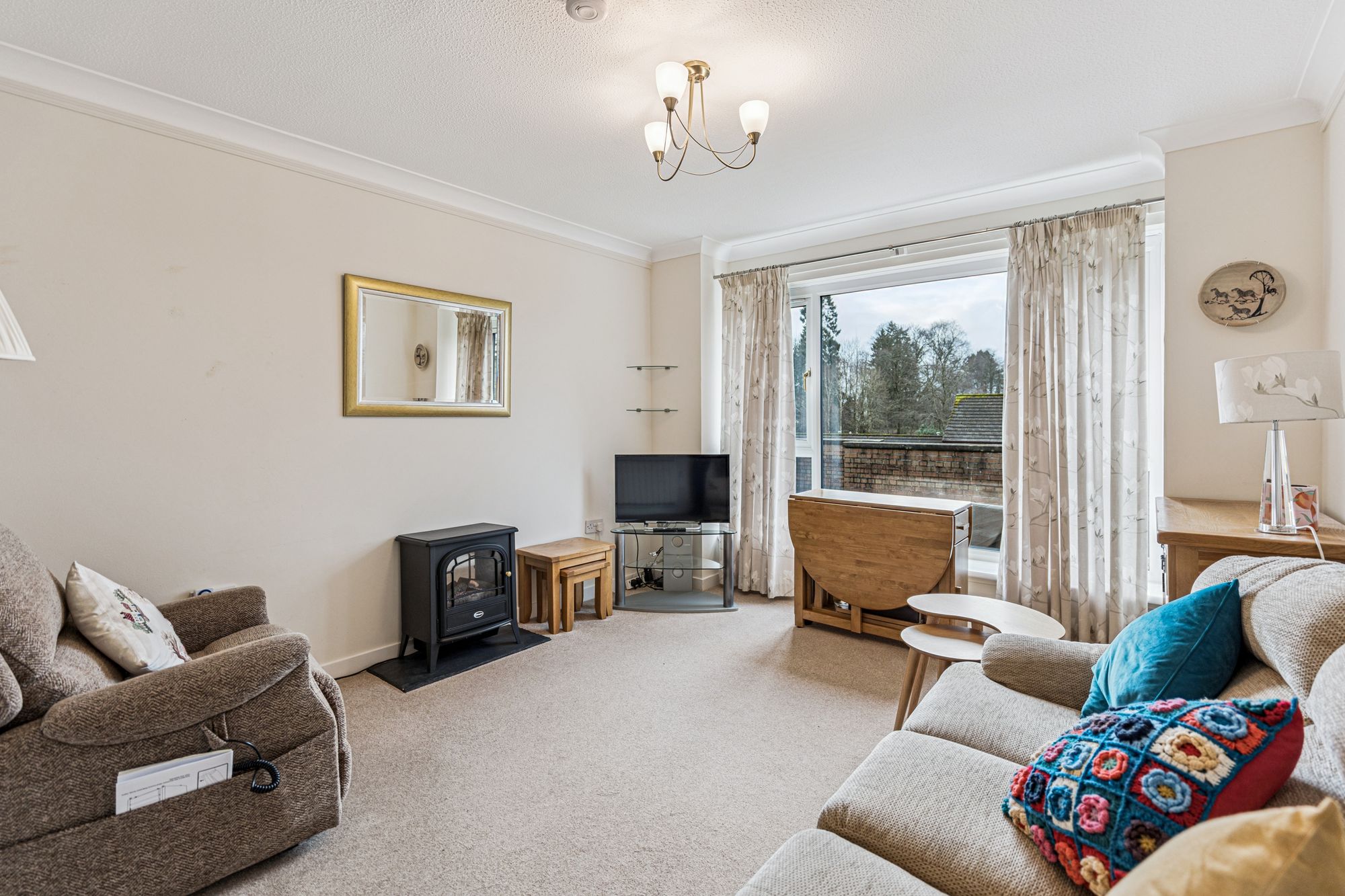 2 bed retirement property for sale in Holmehill Court, Dunblane, FK15  - Property Image 2