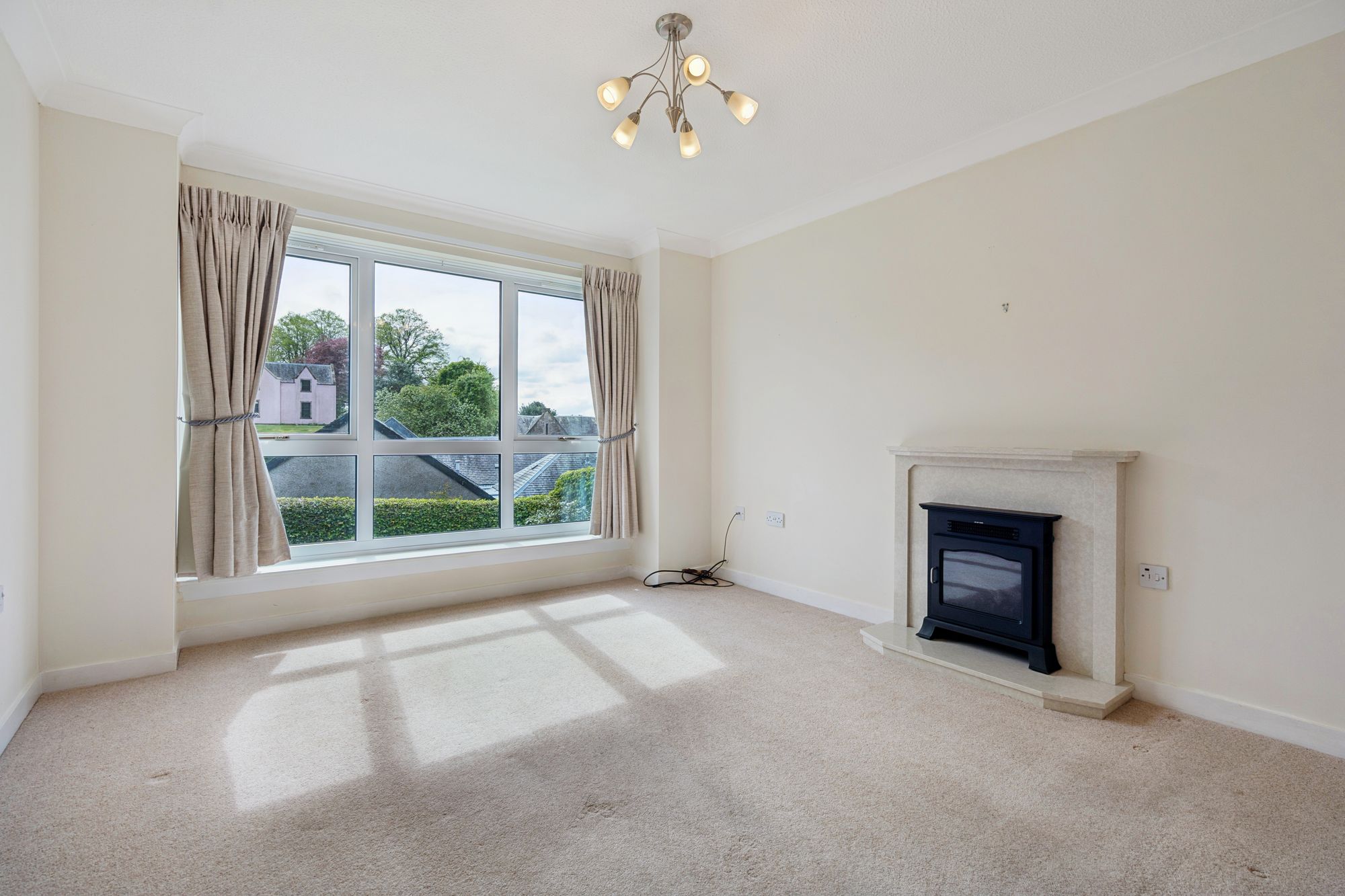 2 bed flat for sale in Holmehill Court, Dunblane, FK15 - Property Image 2