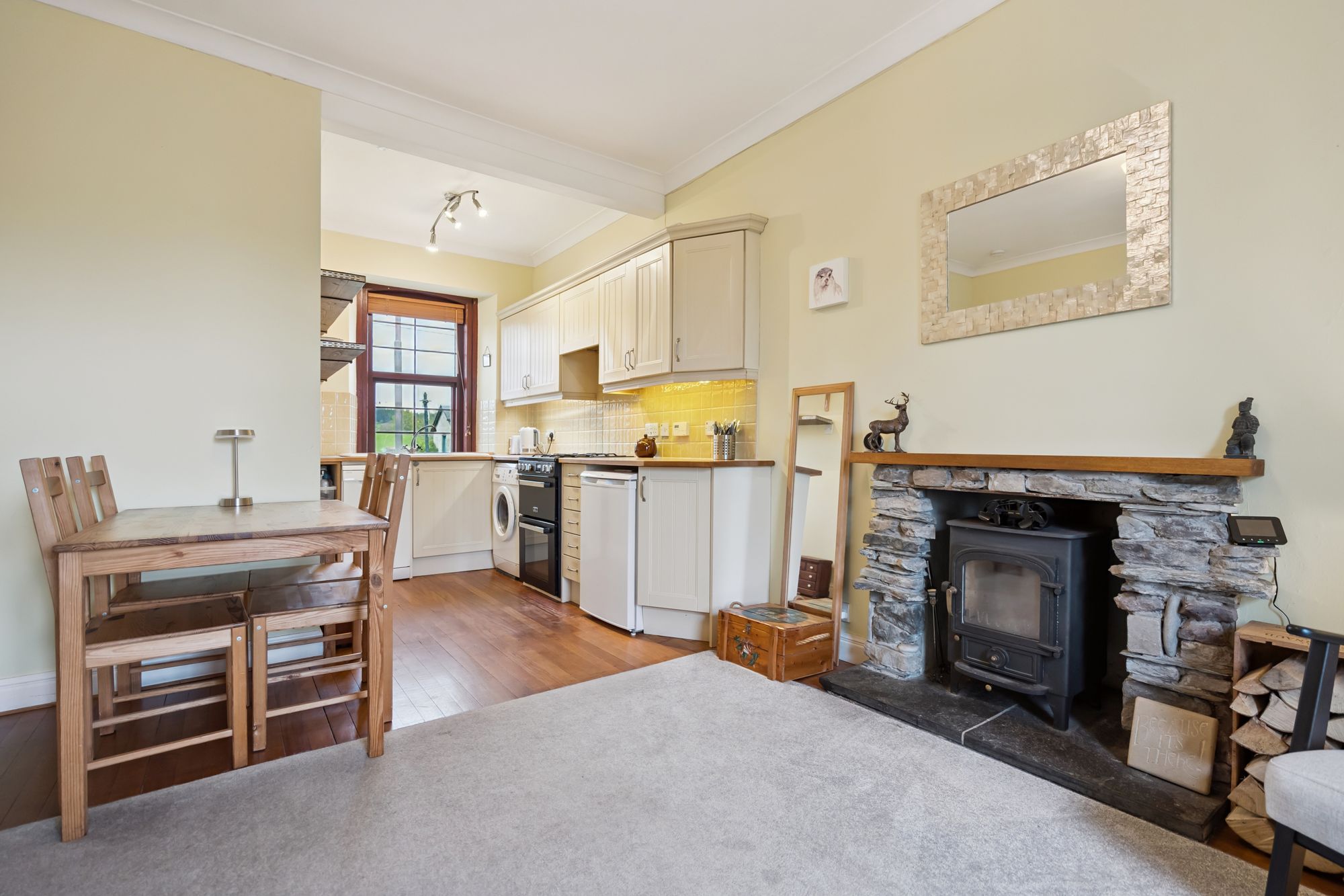 2 bed terraced cottage for sale in The Square, Ashfield, FK15 - Property Image 4