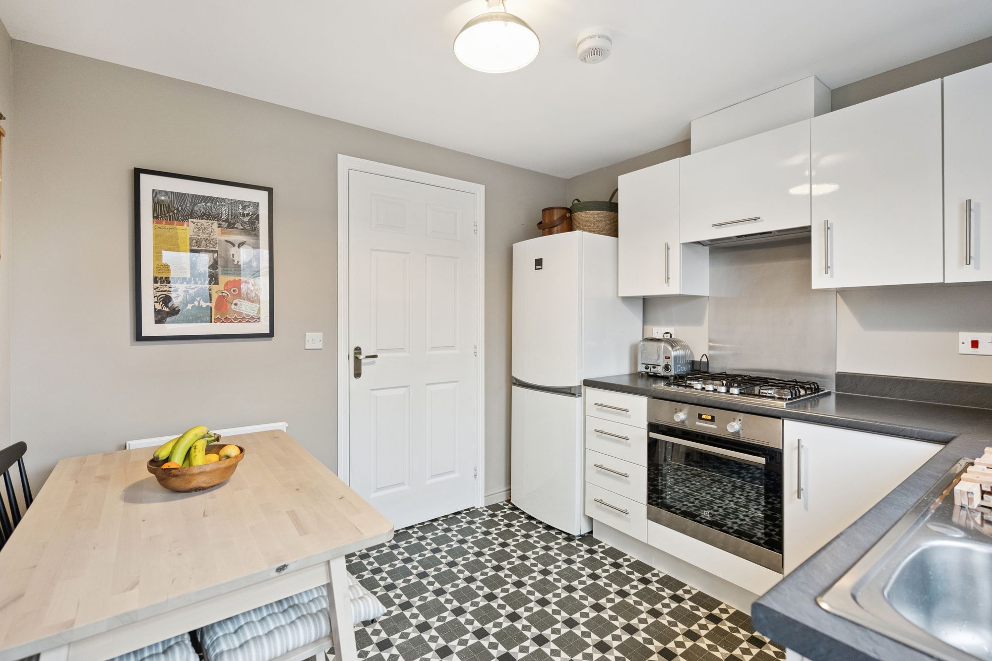 2 bed mid-terraced house for sale in Station Wynd, Doune, FK16  - Property Image 4