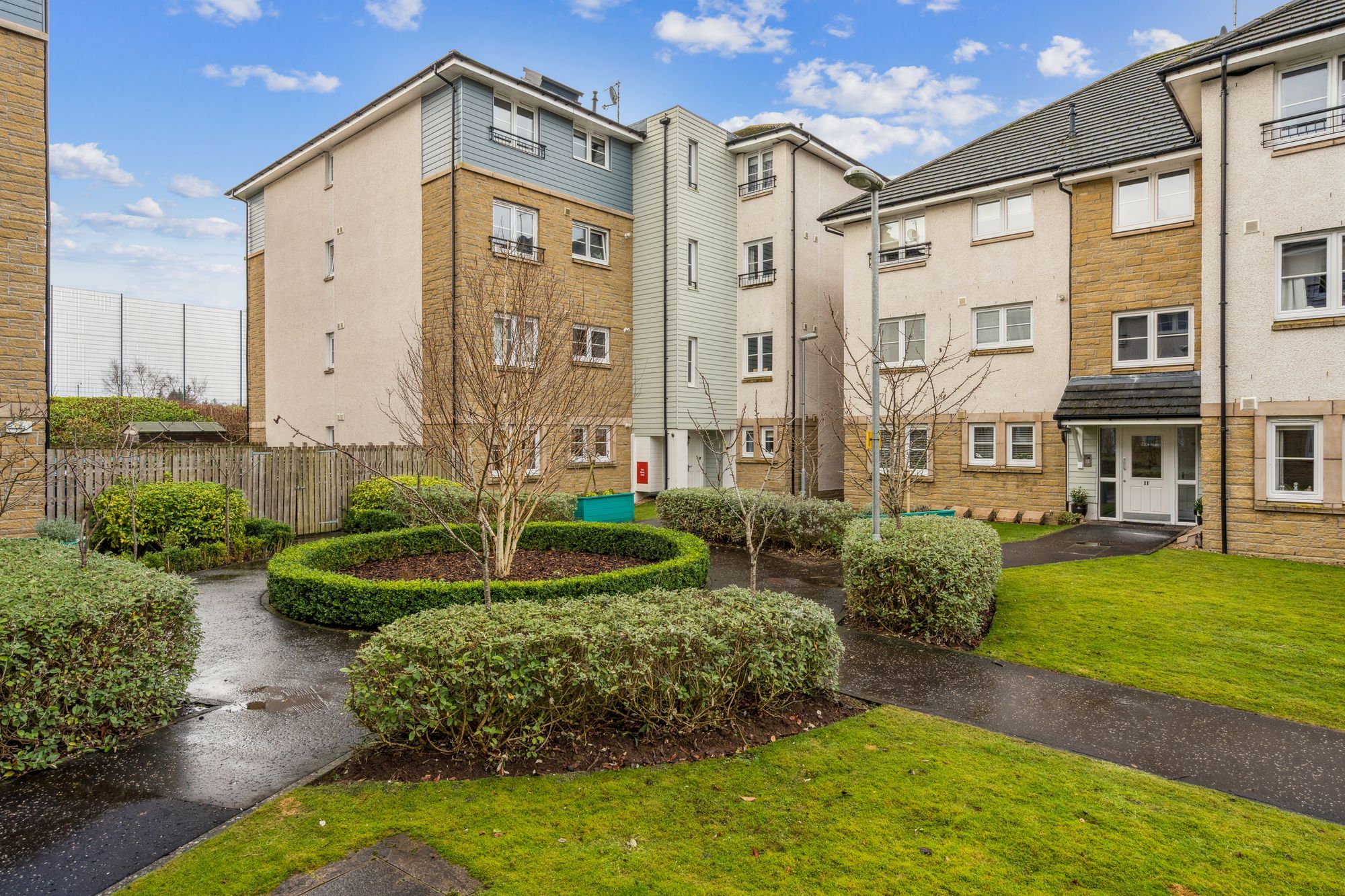 2 bed flat for sale in Maurice Wynd, Dunblane, FK15  - Property Image 17