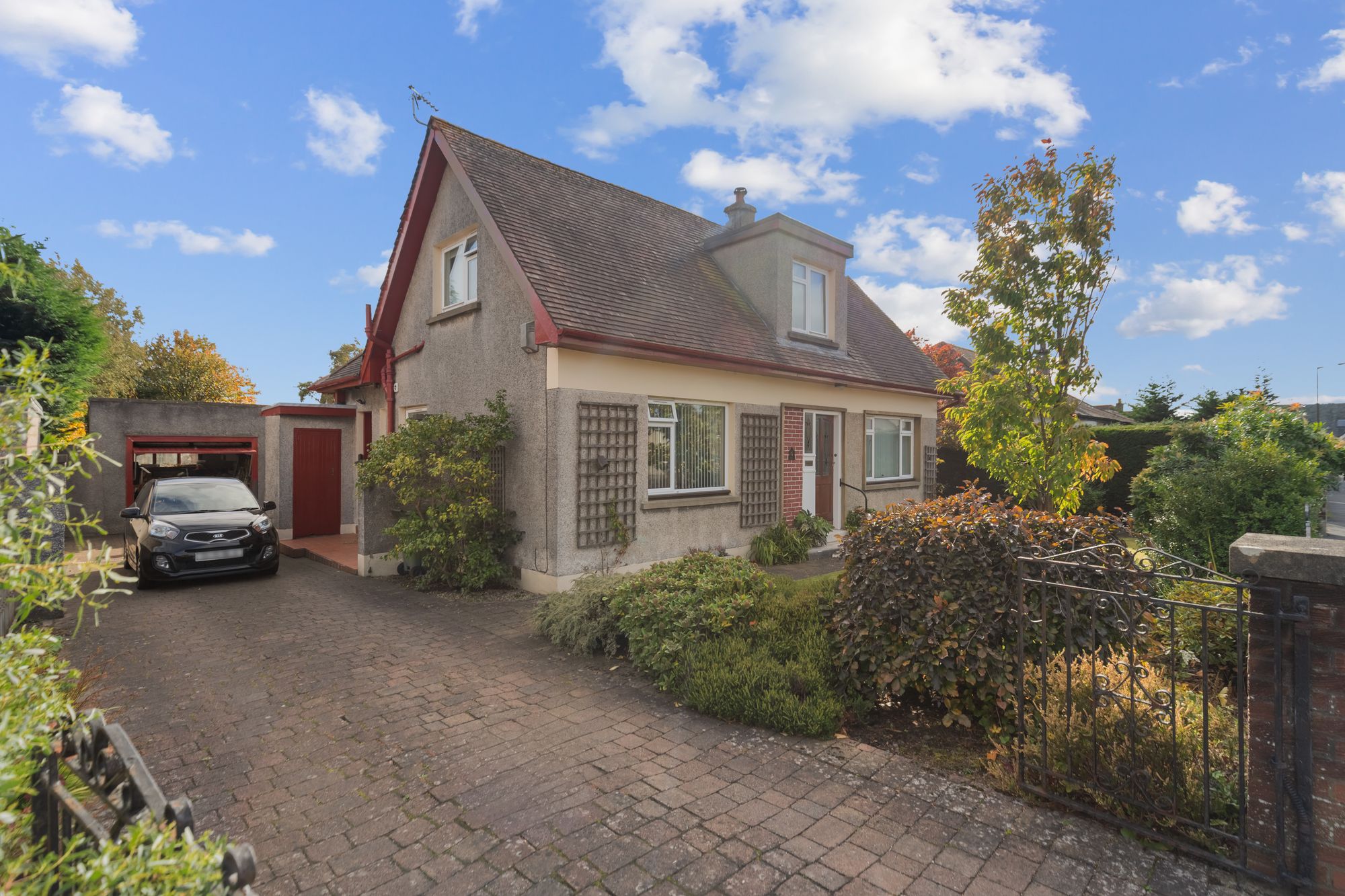 4 bed chalet for sale in Dunster Road, Stirling, FK9  - Property Image 1