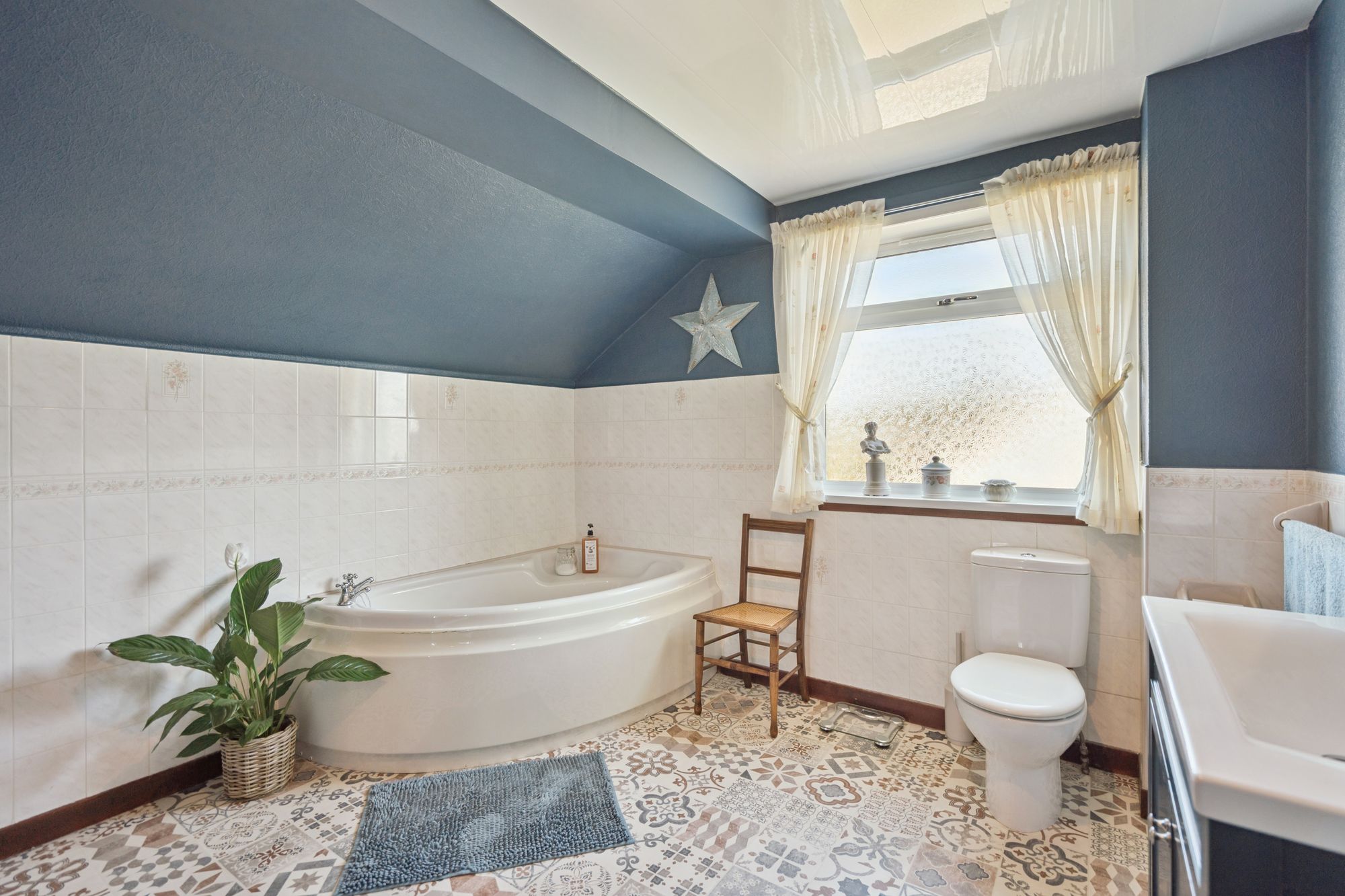 4 bed detached house for sale in Greenhaugh Way, Braco, FK15 26