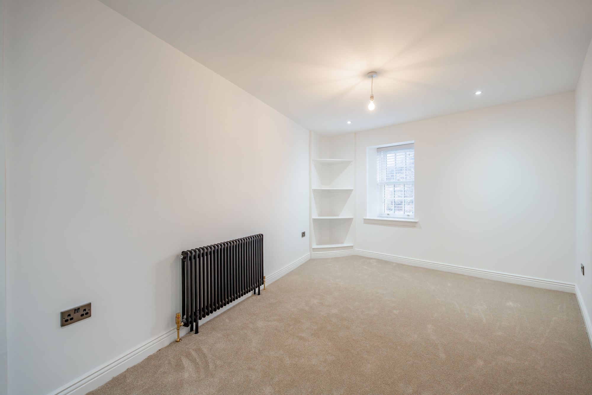 5 bed end of terrace house for sale in Bridge Street, Callander, FK17 14