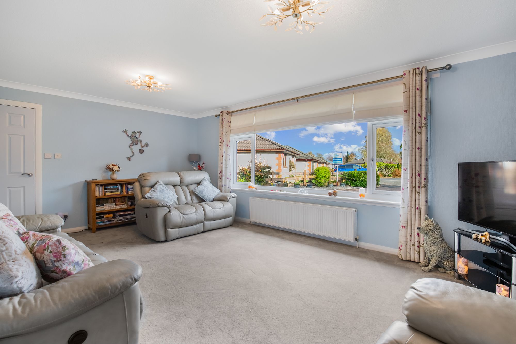 4 bed detached bungalow for sale in Allandale Crescent, Greenloaning, FK15 2