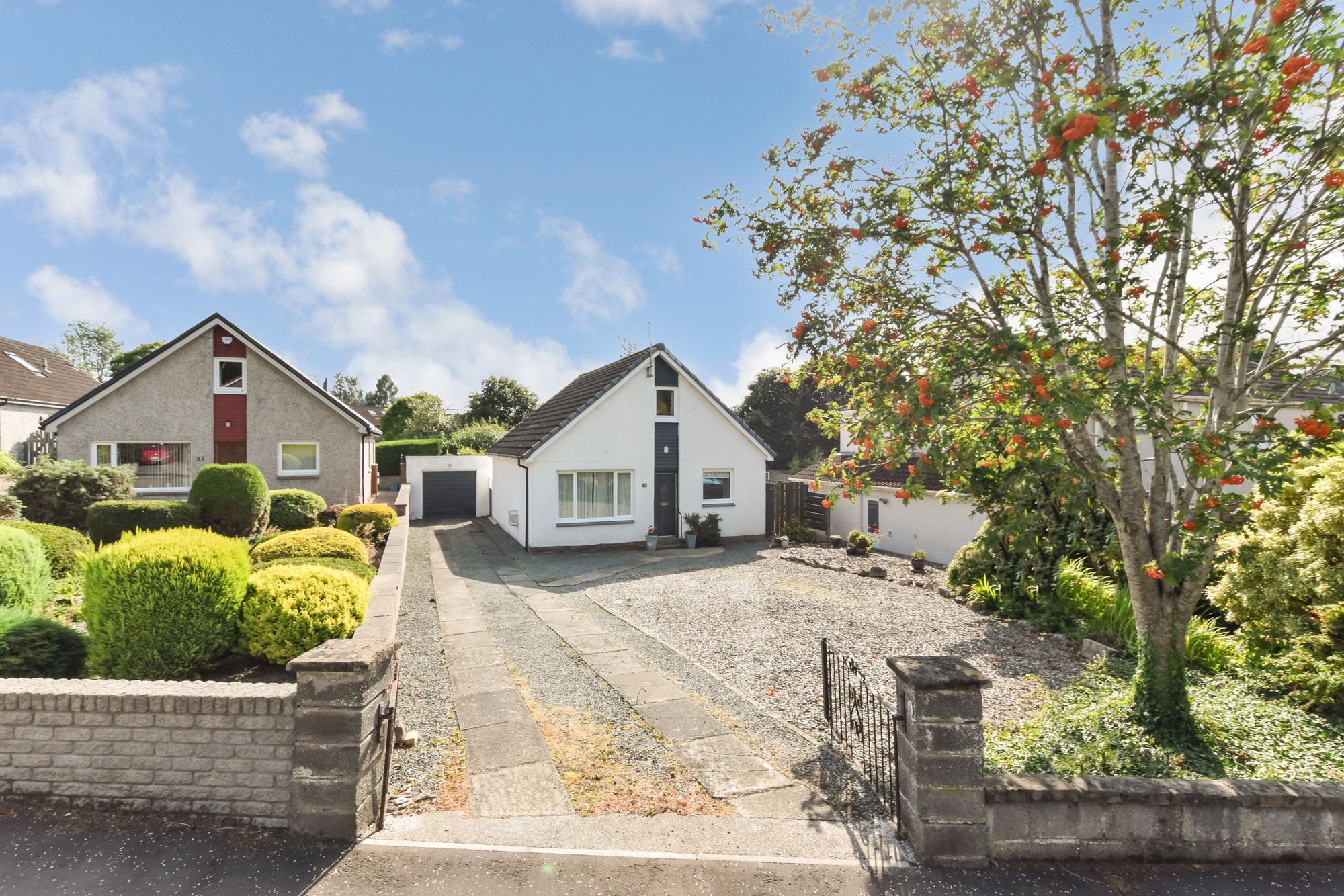 3 bed detached house for sale in Newton Crescent, Dunblane, FK15 - Property Image 1