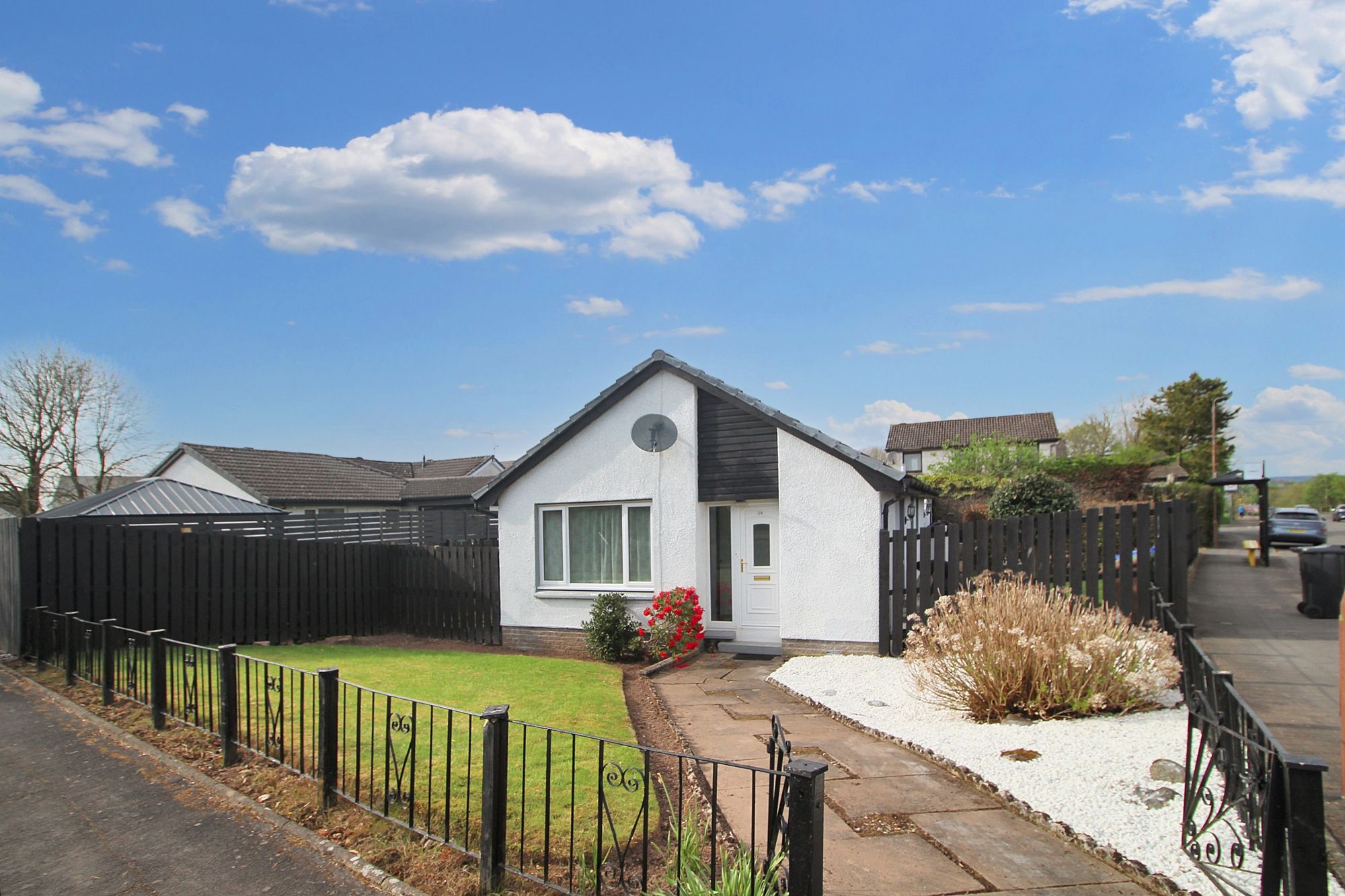 3 bed detached bungalow for sale in Wallace Road, Dunblane, FK15 - Property Image 1