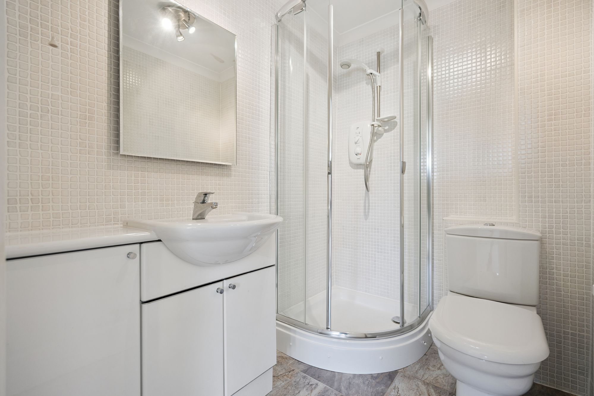 2 bed flat for sale in Springbank Gardens, Dunblane, FK15 - Property Image 4