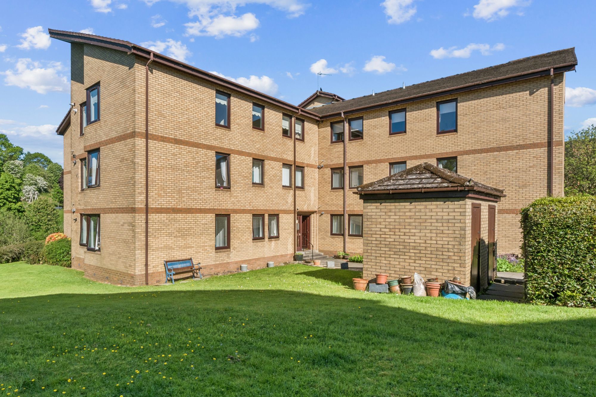 2 bed flat for sale in Springbank Gardens, Dunblane, FK15 - Property Image 1