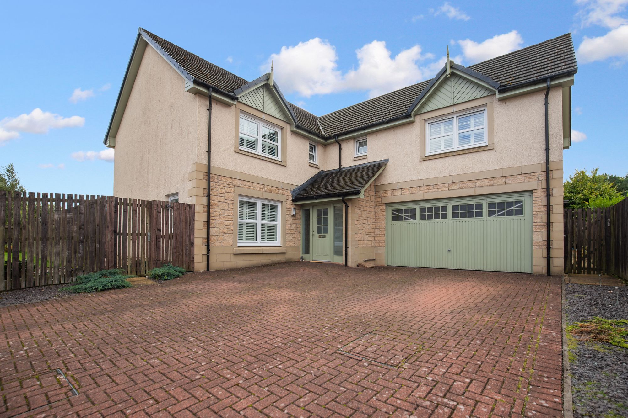 5 bed detached house for sale in Sheriffmuir Close, Greenloaning, FK15  - Property Image 1