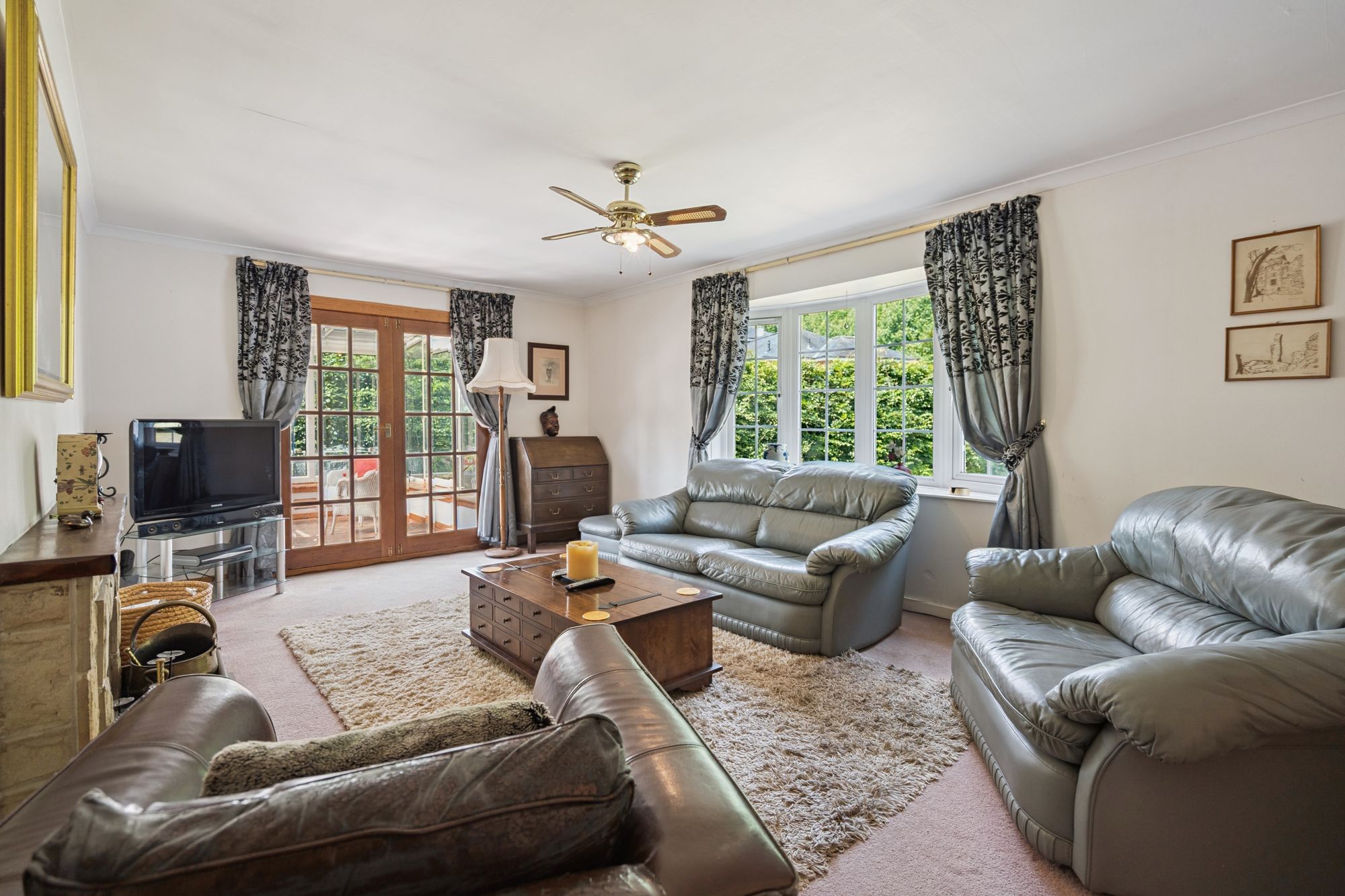 4 bed detached bungalow for sale in Tulipan Crescent, Callander, FK17  - Property Image 2