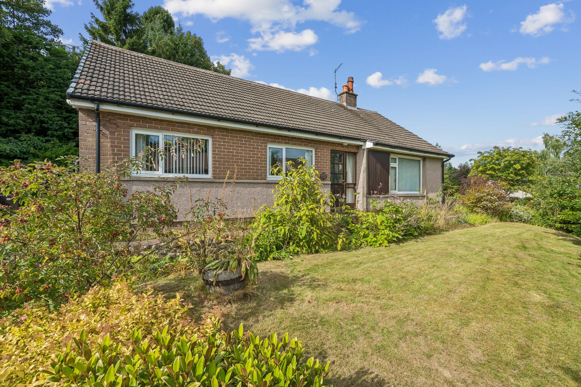 3 bed detached bungalow for sale in Drummond Rise, Dunblane, FK15 - Property Image 1