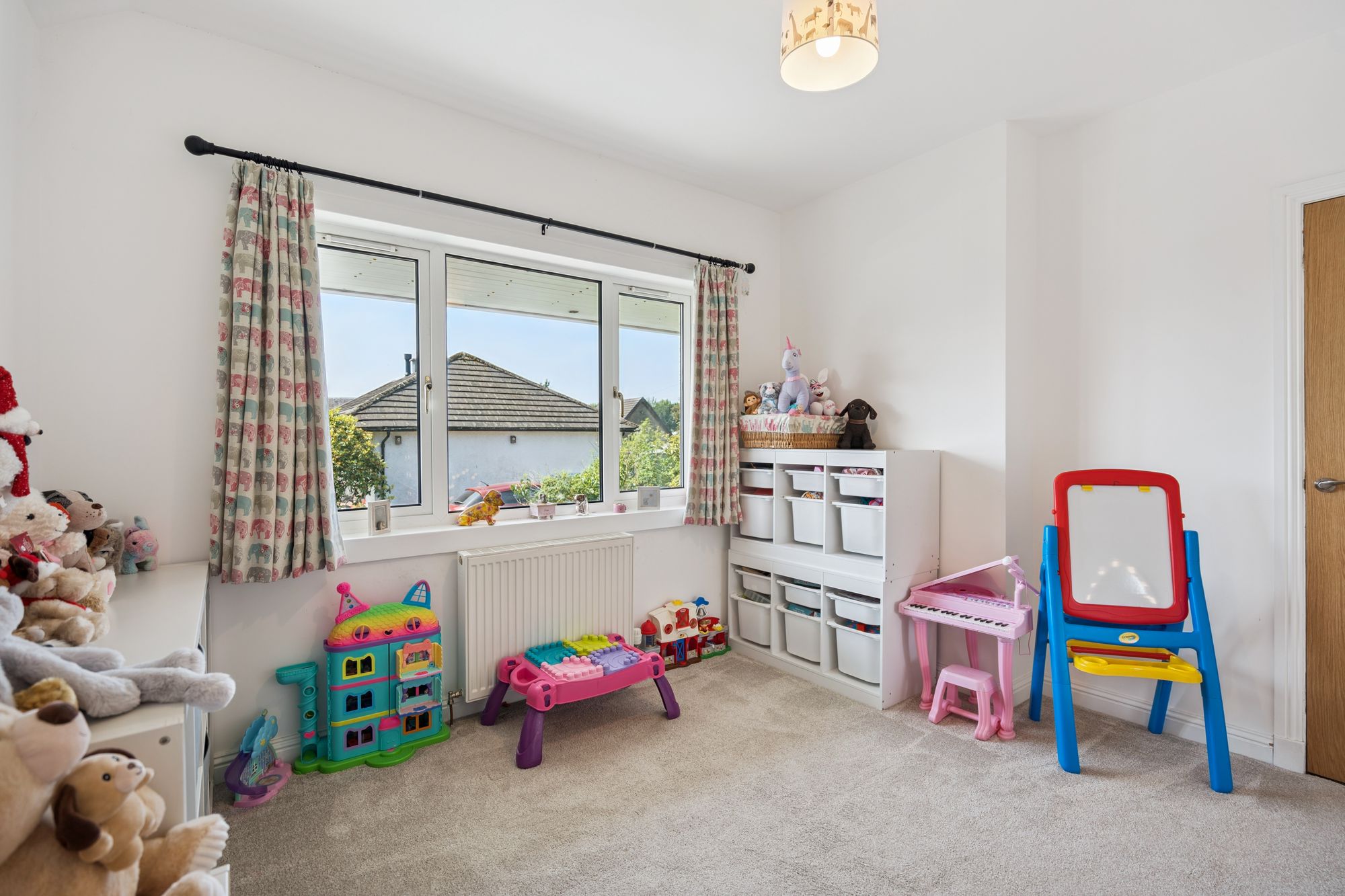 4 bed semi-detached bungalow for sale in Allanbank Road, Kinbuck, FK15 - Property Image 6