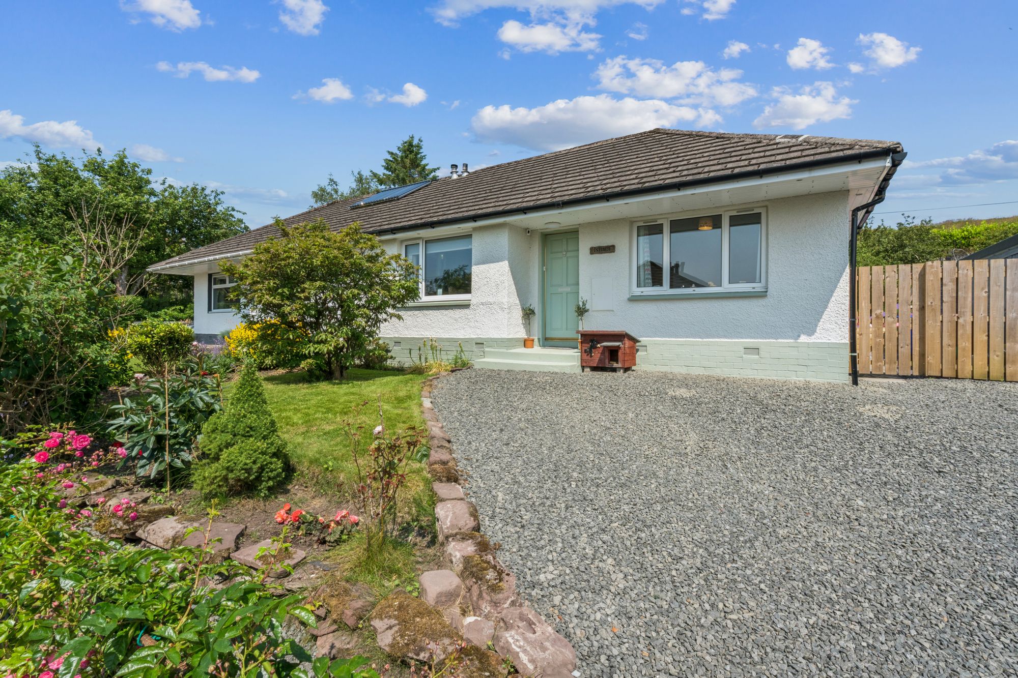 4 bed semi-detached bungalow for sale in Allanbank Road, Kinbuck, FK15