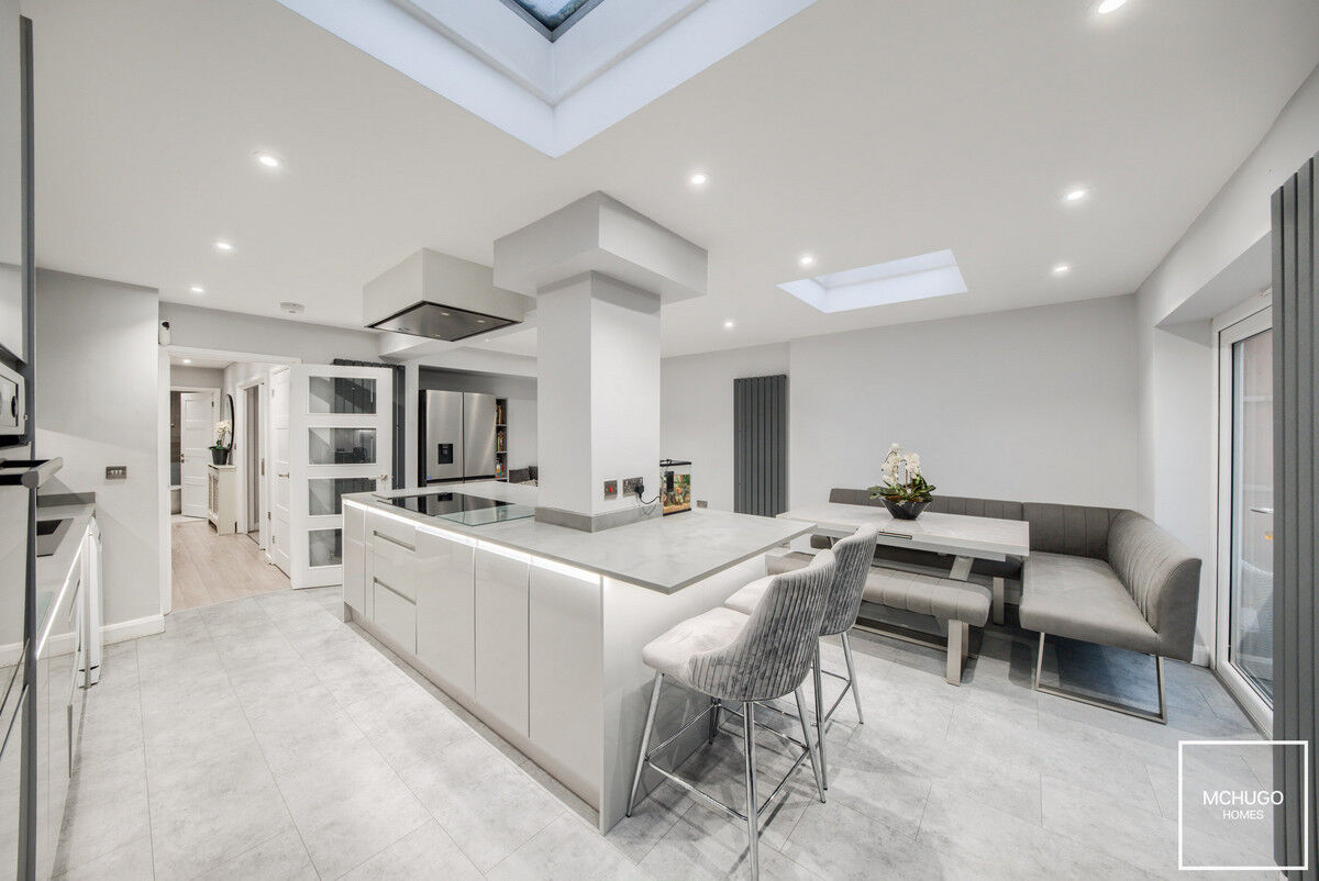 4 bed link detached house for sale in Niall Close, Edgbaston, B15 3LU 4