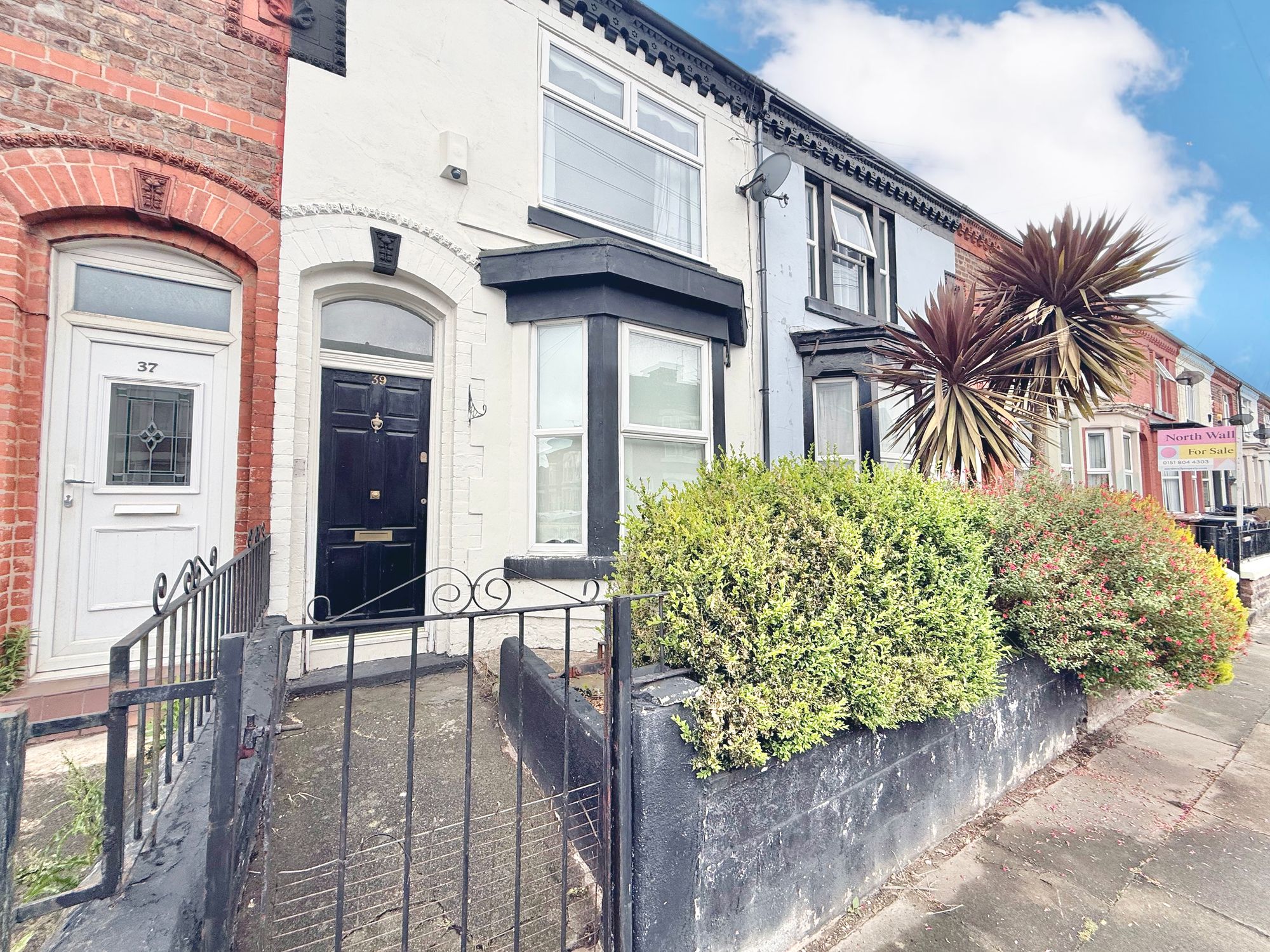 2 bed terraced house to rent in Croxteth Avenue, Liverpool - Property Image 1