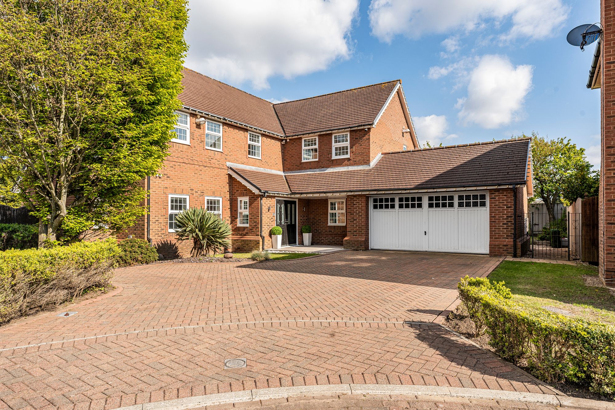 5 bed detached house to rent in Dowhills Drive, Blundellsands, L23 