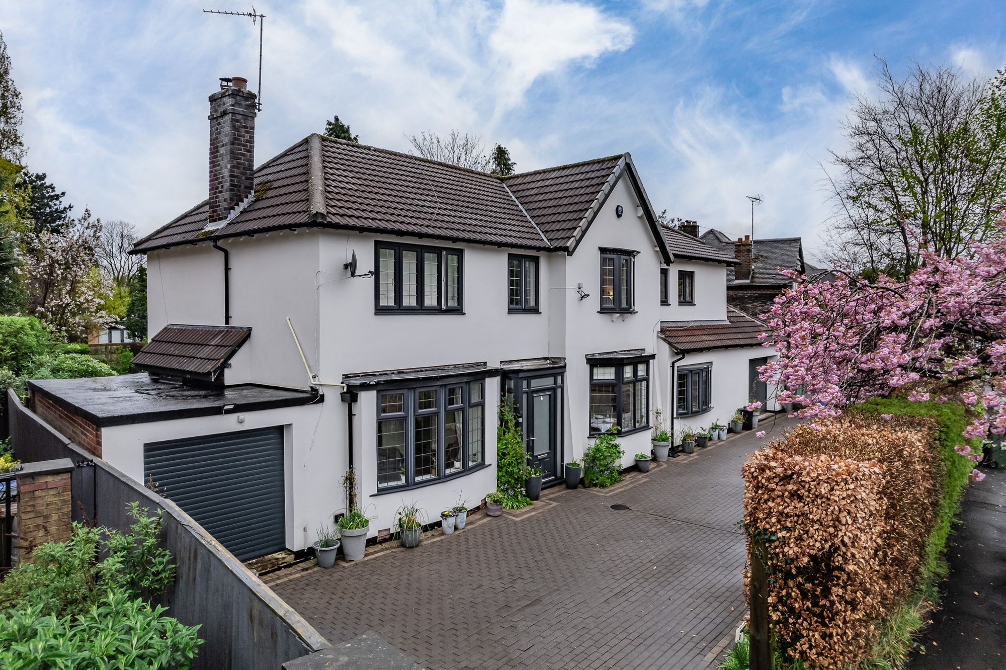5 bed detached house for sale in Bramley Road, Bramhall, SK7