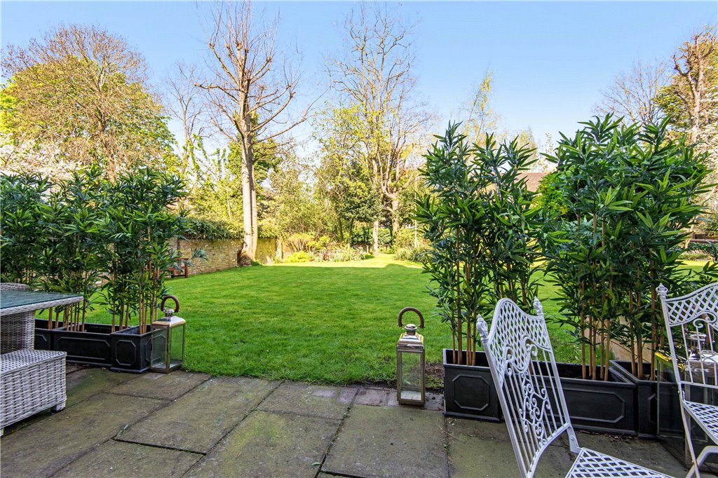 2 bedroom apartment for sale in Carlton Hill, London, NW8 