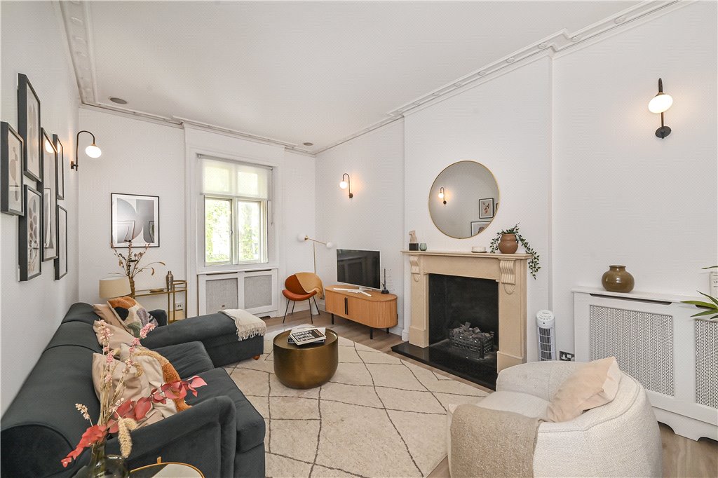 2 bedroom apartment for sale in Sussex Gardens, London, W2 2