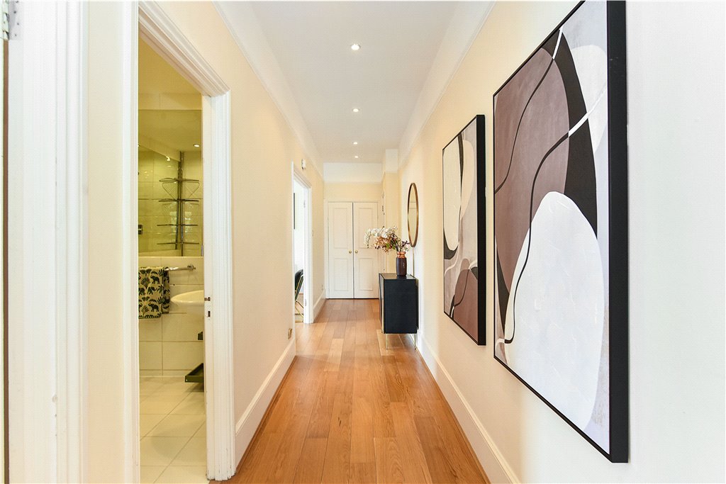 2 bed apartment for sale in College Crescent, London, NW3 14