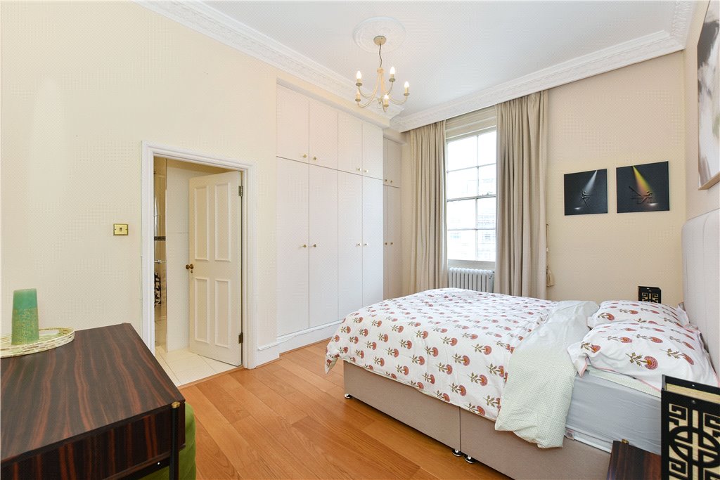 2 bed apartment for sale in College Crescent, London, NW3 4