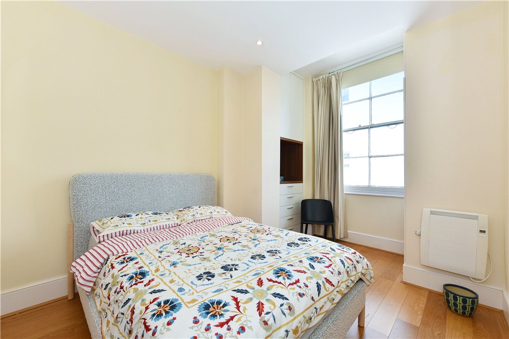 2 bed apartment for sale in College Crescent, London, NW3 6