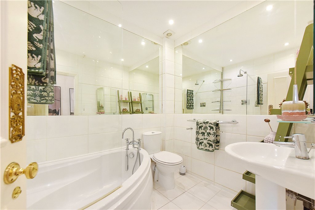2 bed apartment for sale in College Crescent, London, NW3 5
