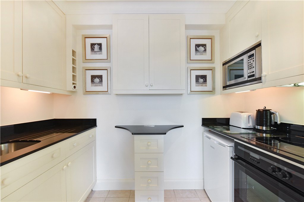 1 bed apartment to rent in Hallam Street, London, W1W 3