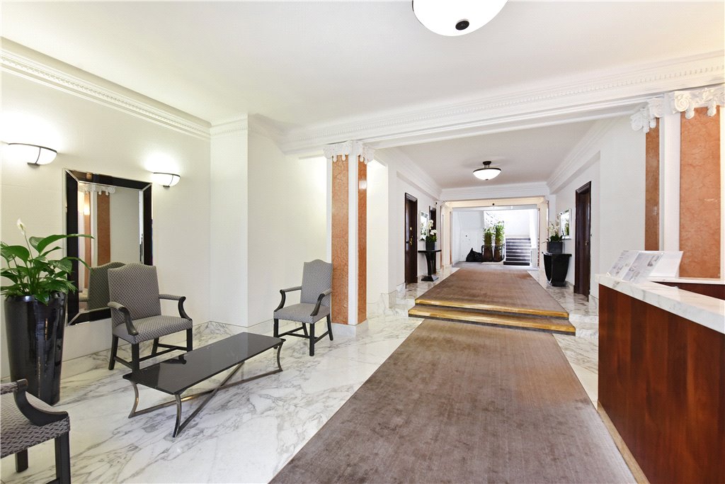 1 bed apartment to rent in Hallam Street, London, W1W 5