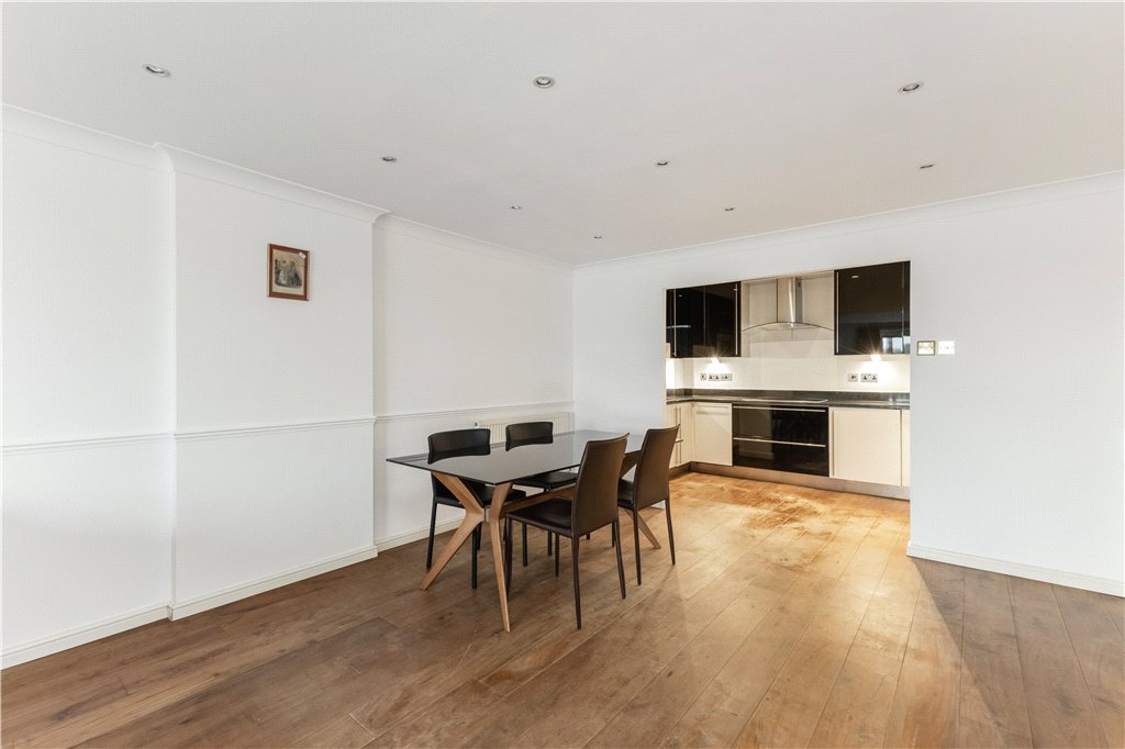 2 bed apartment for sale in Victoria Wharf, 46 Narrow Street, London, E14  - Property Image 7
