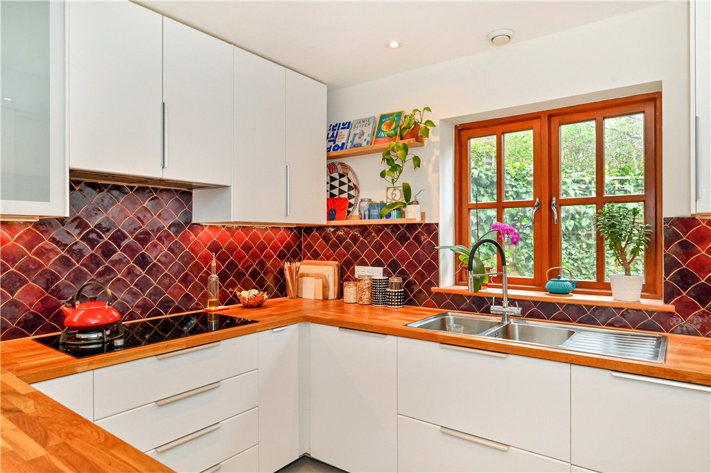 5 bed detached house for sale in Gloucester Drive, London, N4  - Property Image 19