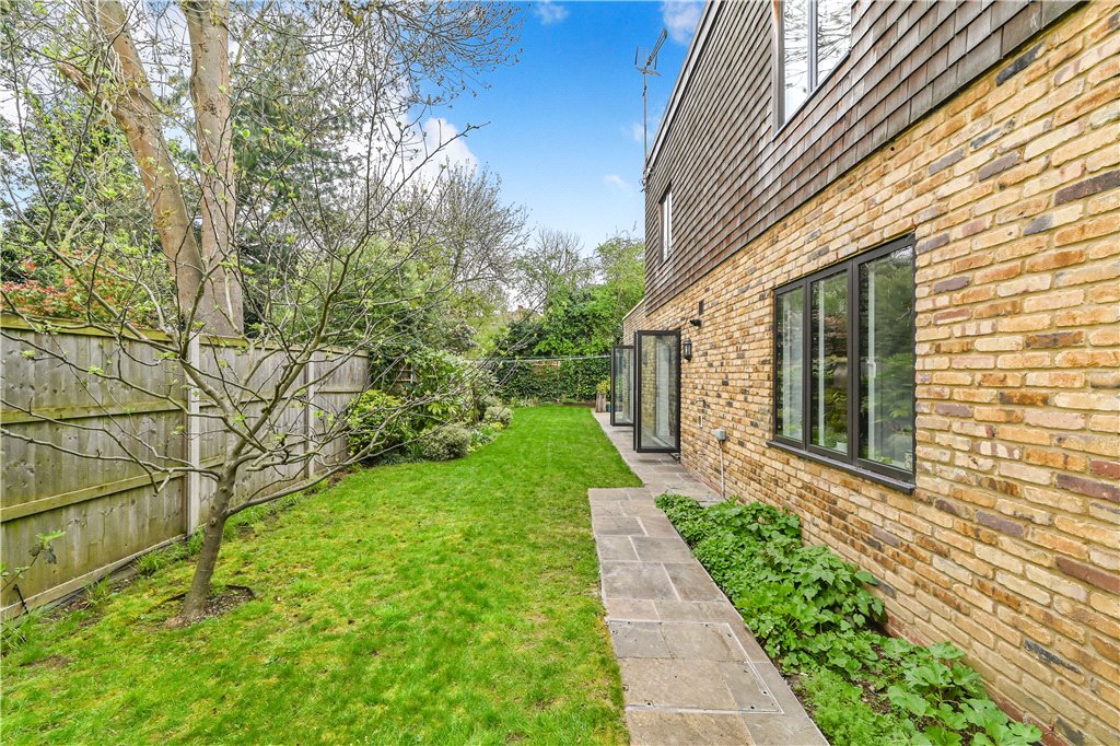 5 bed detached house for sale in Gloucester Drive, London, N4 16