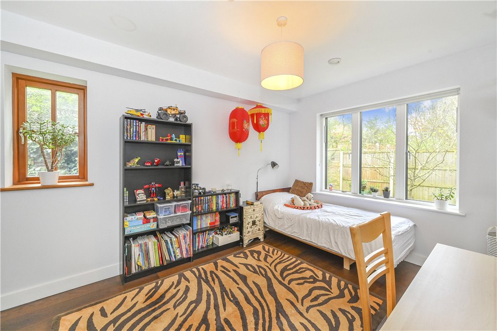 5 bed detached house for sale in Gloucester Drive, London, N4  - Property Image 25
