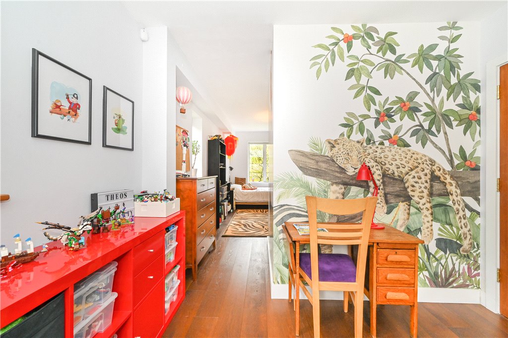 5 bed detached house for sale in Gloucester Drive, London, N4  - Property Image 27