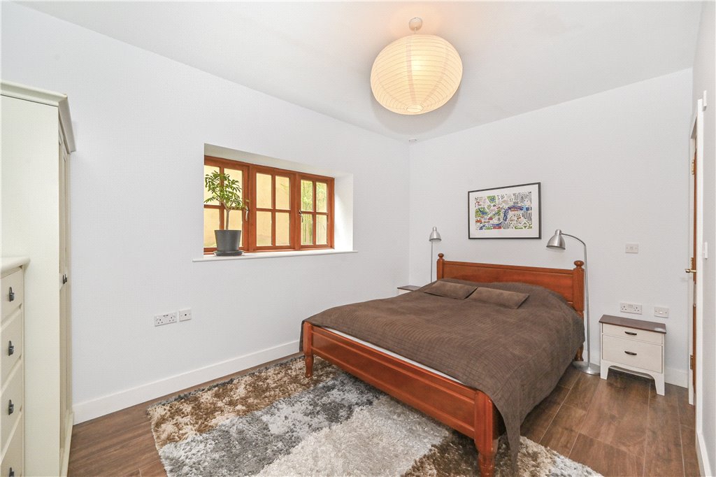 5 bed detached house for sale in Gloucester Drive, London, N4  - Property Image 8