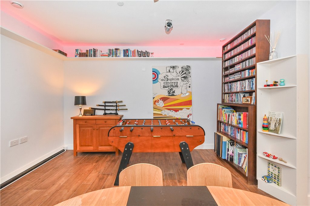 5 bed detached house for sale in Gloucester Drive, London, N4 21