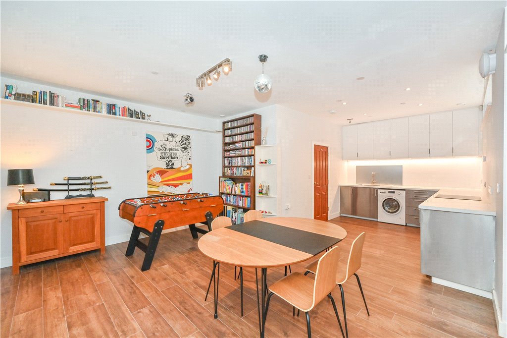 5 bed detached house for sale in Gloucester Drive, London, N4  - Property Image 26