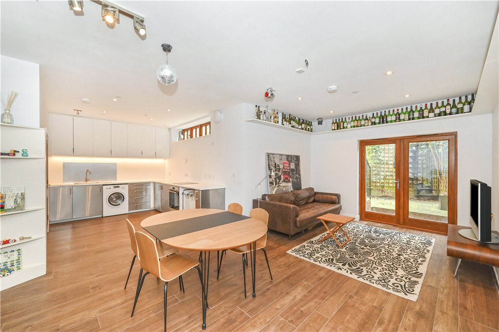 5 bed detached house for sale in Gloucester Drive, London, N4  - Property Image 29