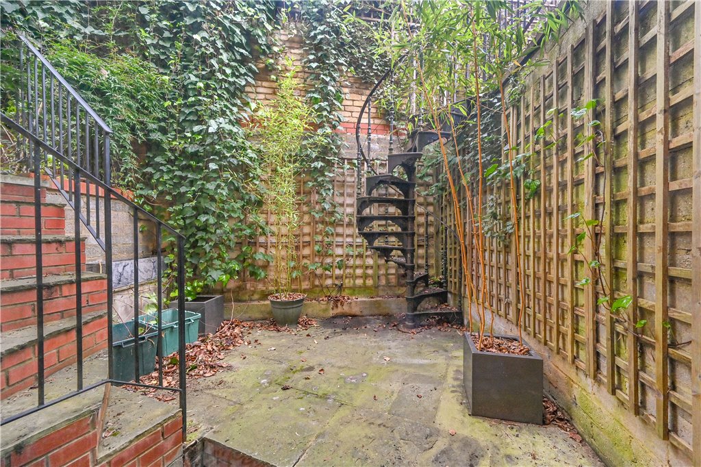 5 bed detached house for sale in Gloucester Drive, London, N4 29