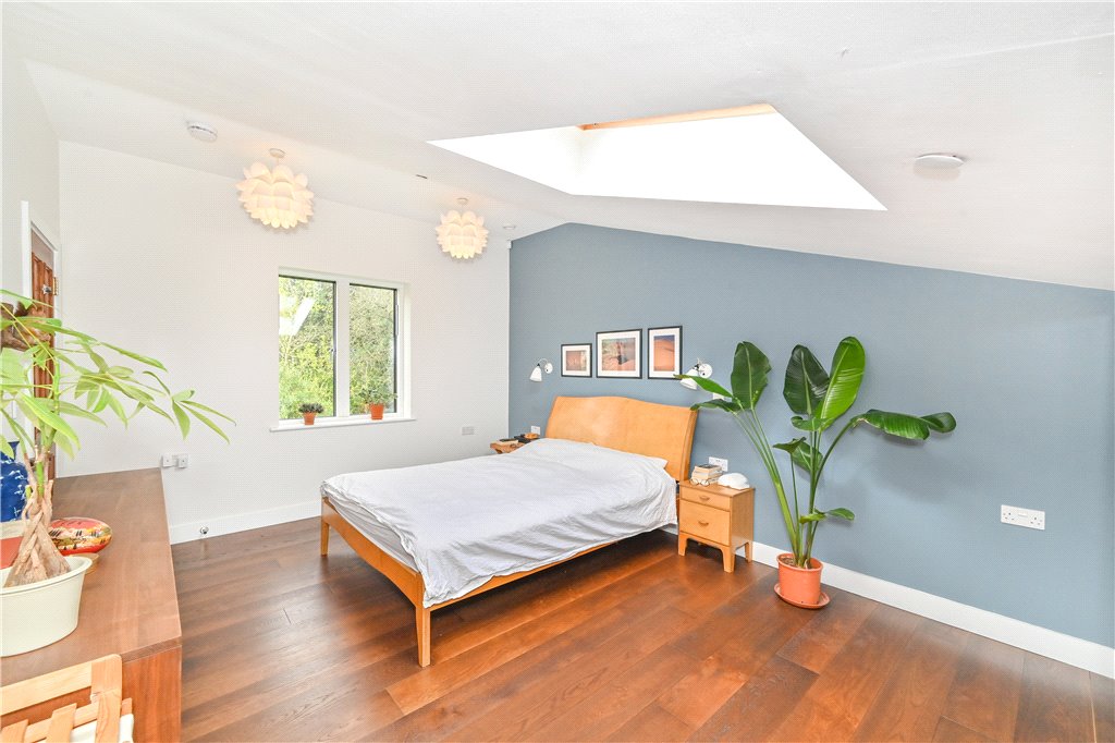 5 bed detached house for sale in Gloucester Drive, London, N4 30