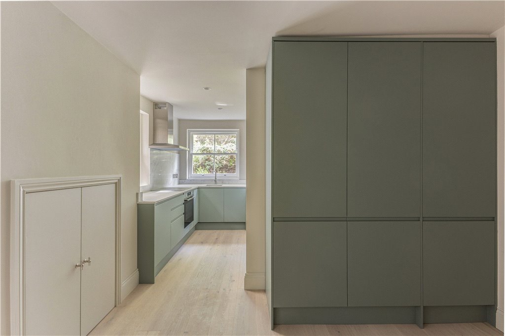 2 bed apartment for sale in Rostrevor Road, London, SW6 3