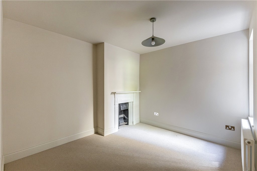 2 bed apartment for sale in Rostrevor Road, London, SW6 14