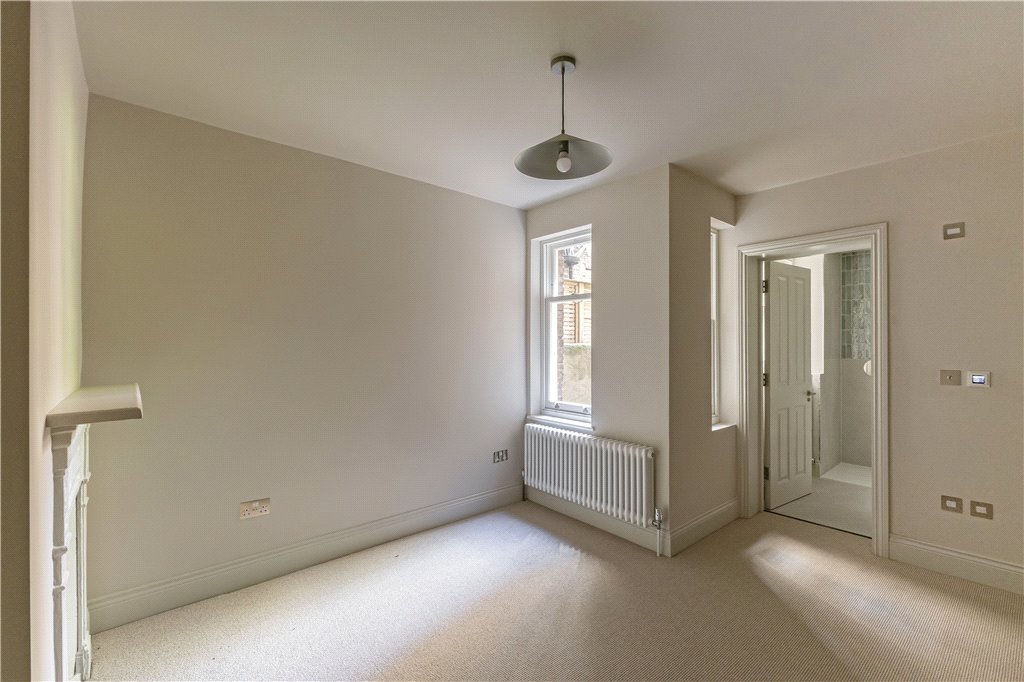 2 bed apartment for sale in Rostrevor Road, London, SW6  - Property Image 16